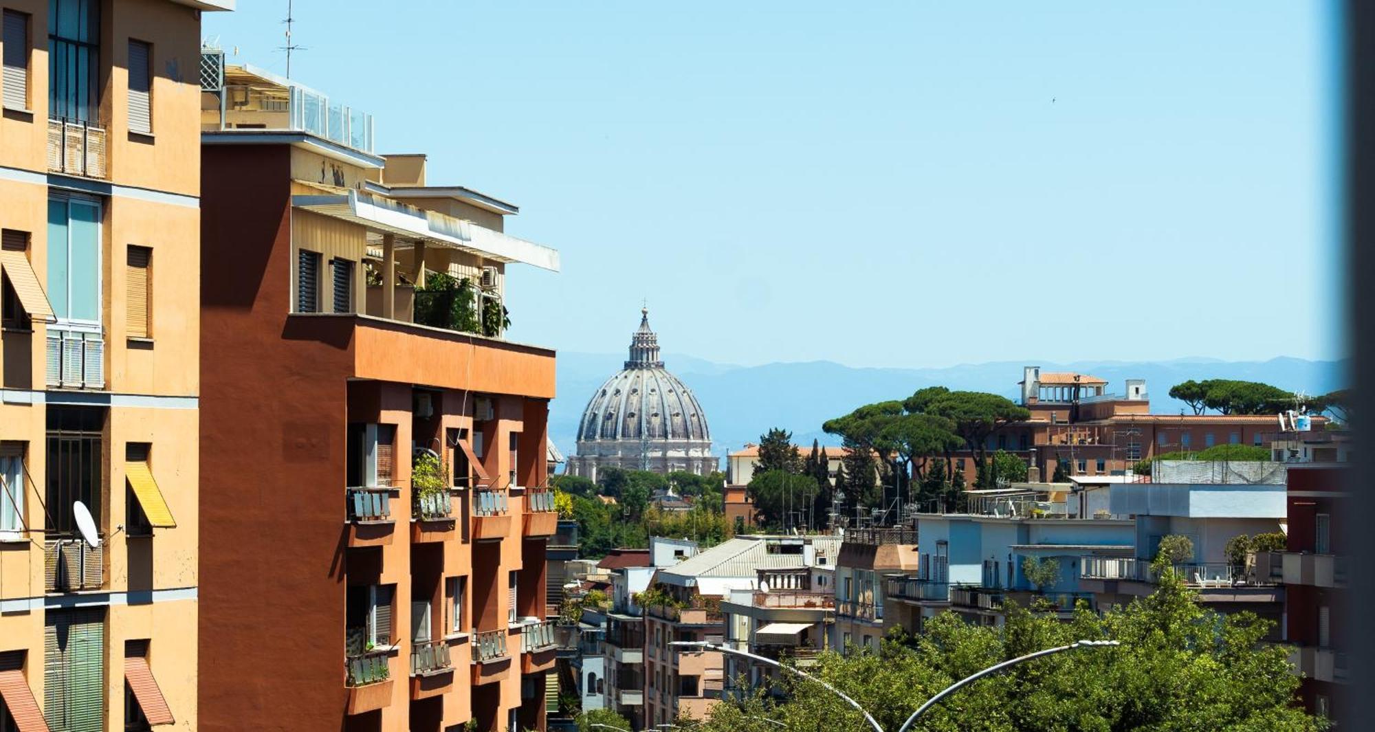 Near Vatican, Irnerio 47 Guest House, Rome
